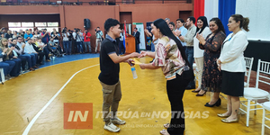 BLANCA CHÁVEZ AGRADECIÓ EL COMPROMISO DE LA EBY CON LOS ESTUDIANTES DE ITAPÚA - Itapúa Noticias