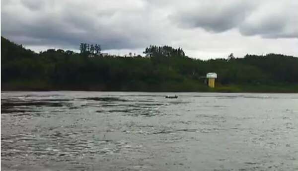Una de las niñas halladas en el río Paraná falleció a raíz de un golpe en la cabeza - ABC en el Este - ABC Color
