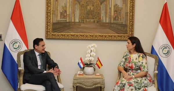 La Nación / El canciller nacional analizó la agenda bilateral con representantes diplomáticos