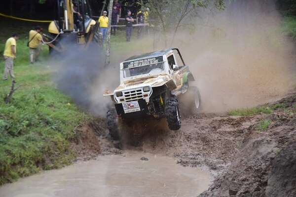 Club Cateura 4x4 Extremo Py-Itá: Desafío de Campeones, en despedida del año - ABC Motor 360 - ABC Color