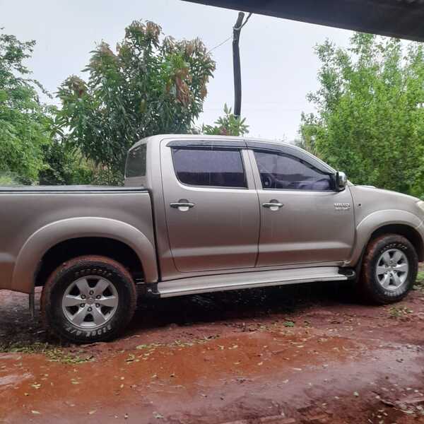 A MANO ARMADA ROBARON UNA CAMIONETA EN TOMÁS R. PEREIRA - Itapúa Noticias
