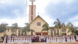 Cuatro hermanos se casaron en una boda comunitaria