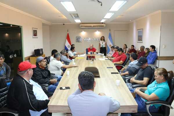Yacyretá coordina acciones con pescadores de Itapúa - .::Agencia IP::.