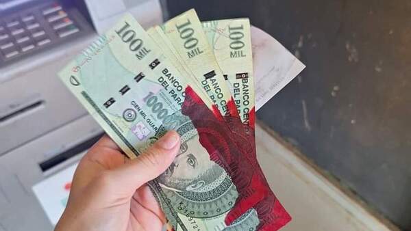Usuarios extraen billetes entintados del único cajero del BNF en Loreto
