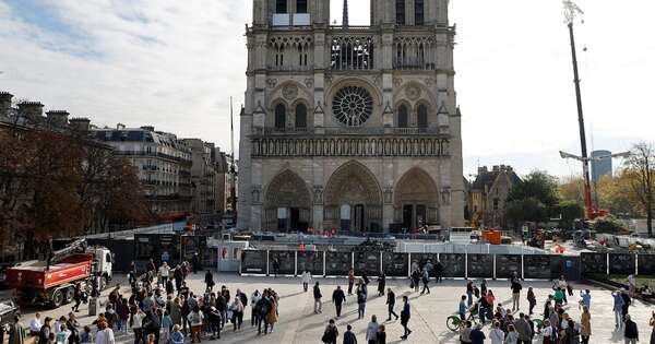 La Nación / Cinco años después sonaron las campanas de Notre Dame tras incendio