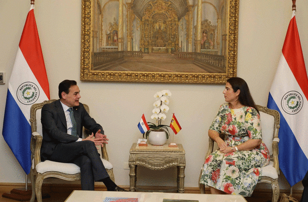 Canciller abordó temas de la agenda bilateral con embajadores de España, Georgia, Alemania y México - .::Agencia IP::.