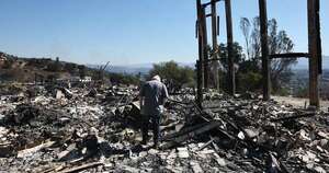 La Nación / El voraz incendio “Mountain” amenaza a 11.000 edificios en California