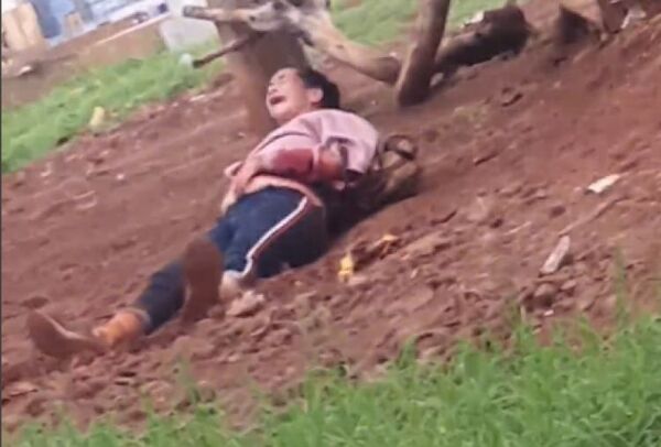 Mujer con antecedentes es herida con cuchillo en barrio General Genes