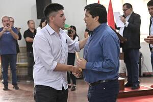 Yacyretá destinó G. 12.315 millones a becas universitarias en 2024 - .::Agencia IP::.