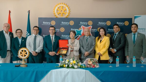 Rotary Club Encarnación honra a la Embajadora Yoshie Nakatani con la distinción de Socia Honoraria