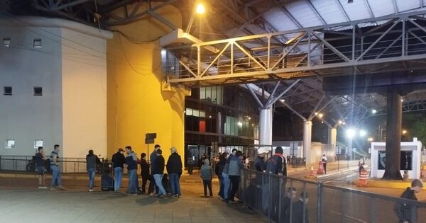La Nación / Productores de Caaguazú observaron control anticontrabando en Aduana de CDE