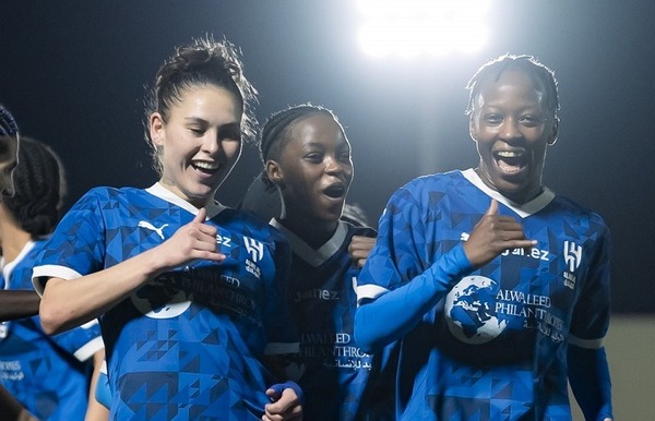 Doblete de Pirayú Martínez para victoria del Al-Hilal en el Clásico Saudí