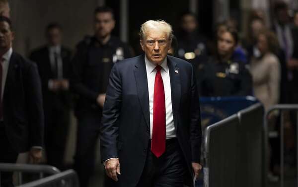 Donald Trump guarda silencio mientras diseña su futuro gabinete y prepara la transición - Mundo - ABC Color