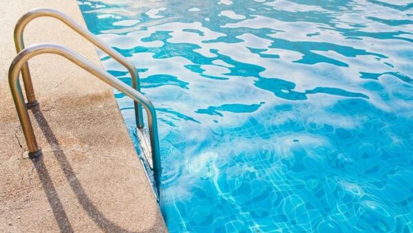 Una niña de 2 años falleció ahogada en una piscina