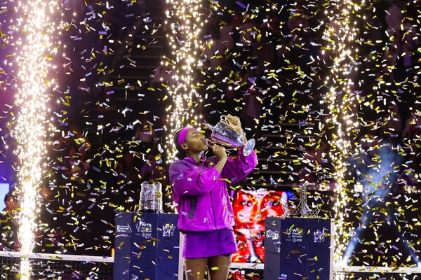 Versus / Gauff vence a Qinwen y levanta el Masters WTA