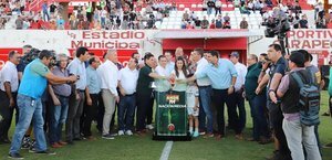 Versus / Importantes presencias en fiesta total del feudo carapegueño
