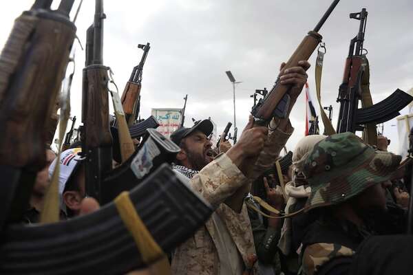 EE.UU. y el Reino Unido lanzan ataques contra objetivos hutíes en Yemen, según medios - Mundo - ABC Color