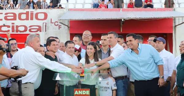 La Nación / Igualdad en inauguración de lumínica