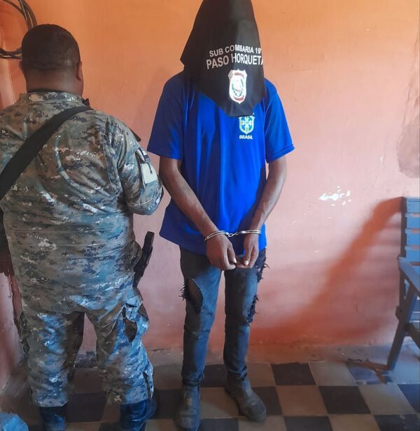 Detención de hombre y decomiso de armas y equipo tras denuncia de abigeato en Paso Horqueta