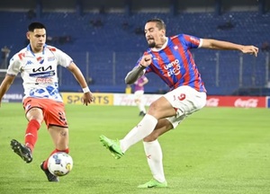 Nacional y Cerro Porteño disputan puntos cruciales
