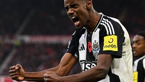 Newcastle baja de la nube al Nottingham Forest