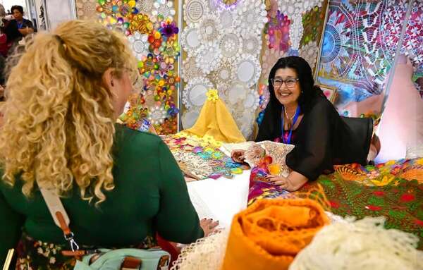 Ñandutí: tejido paraguayo se destacó en la Feria Tricontinental de Artesanía en España - Artes Plásticas - ABC Color