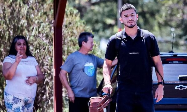 ¡Con la bendición de mamá! César Olmedo llega a Ypane para sumarse a la Albirró