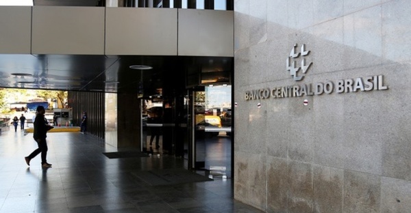 Banco Central de Brasil sube tasa de interés a 11,25%