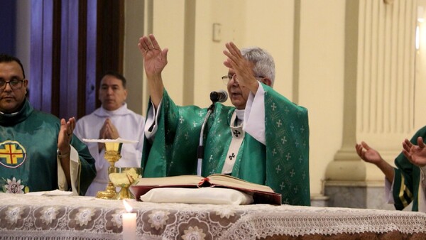 Cardenal llama “cristianos de gua’u” a quienes rezan y roban a necesitados
