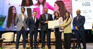 Industria paraguaya productora de alcohol recibe el sello “Marca País”