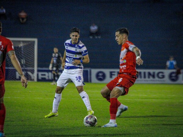 Versus / Ameliano y 2 de Mayo se dan cita con Olimpia atento en las gradas