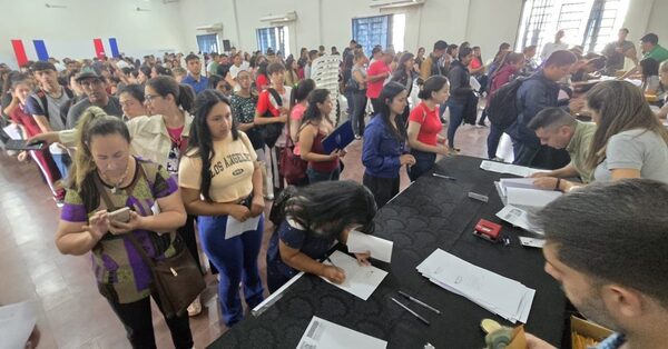 Yacyretá destinó G. 12.315 millones a becas universitarias en 2024
