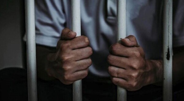 Hombre fue condenado a 28 años de cárcel por abusar y embarazar a su hijastra - 1000 Noticias