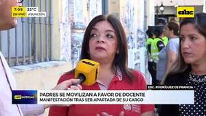 Video: Padres protestan contra directora de la Escuela Rodríguez de Francia - ABC Noticias - ABC Color