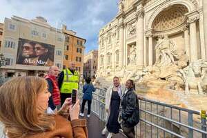 Una pasarela inaugurada sobre la Fontana di Trevi en Roma - Viajes - ABC Color