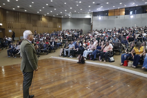 Sumar: 800 jóvenes participan de masterclass sobre liderazgo y de lanzamiento de encuesta sobre prevención de drogas - .::Agencia IP::.