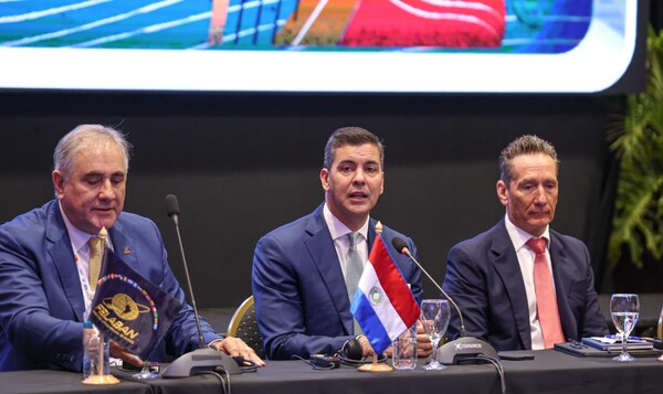 Peña pidió a banqueros "menos timidez" al financiar proyectos a largo plazo - 1000 Noticias
