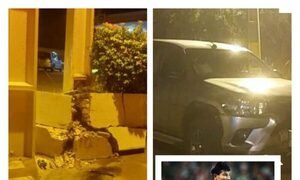 “Tani” Struway sufrió percance vehicular y su camioneta quedó chalai