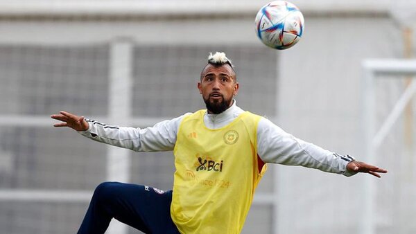 Gareca cede a la presión popular y llama a Arturo Vidal para partidos con Perú y Venezuela