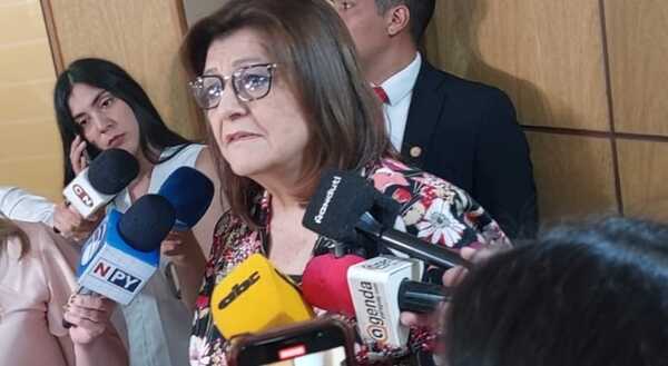 Blanca Ovelar está a favor del proyecto del Servicio Civil