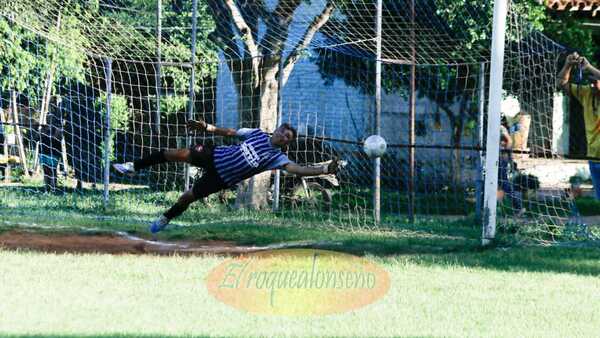 A los 71, vuela por la pelota: “Es mi hobby”