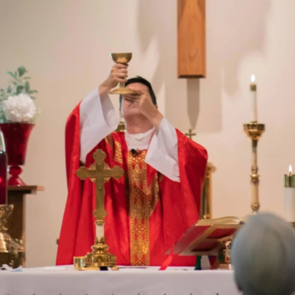 Sacerdote fue acuchillado durante una misa en Singapur - Portal Digital Cáritas Universidad Católica