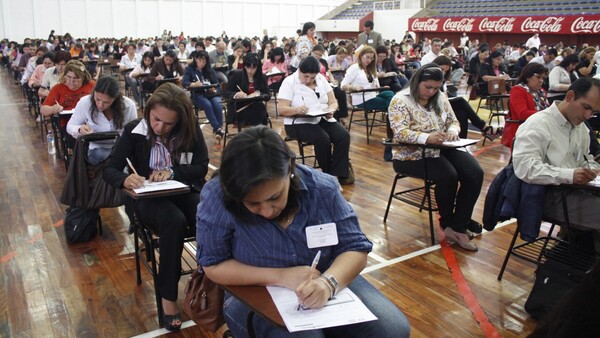Docentes aplazados dicen que el examen se hizo con Inteligencia Artificial