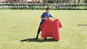 En Yaguarón enseñan a torear a niños a partir de cinco años