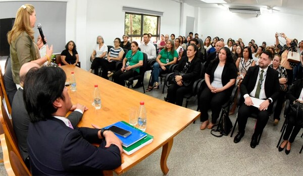 Salud Pública coordina proceso de fusión del área regulatoria de alimentos a Dinavisa