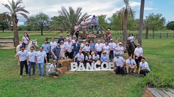Bancop invitó a aliados financieros - ABC Revista - ABC Color