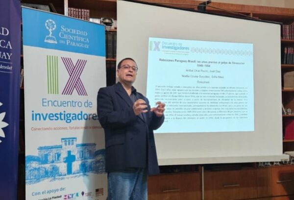 Investigadores de Posgrado UNE presentan artículo en el IX Encuentro de la Sociedad Científica del Paraguay