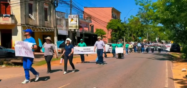 FUNCIONARIOS DE LA UNVES PIDEN NIVELACIÓN SALARIAL