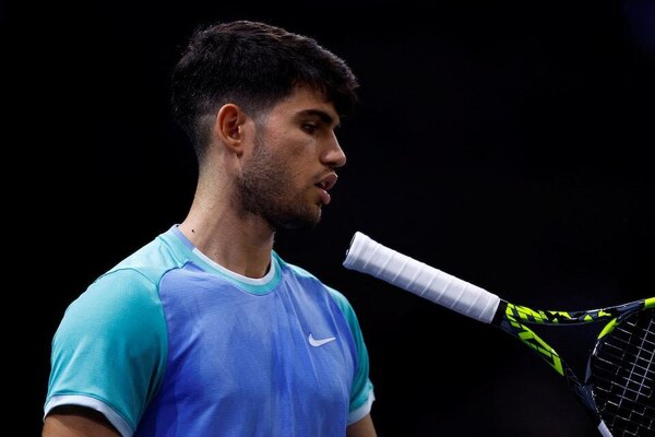 Versus / Un irreconocible Alcaraz pierde ante Ruud en su estreno en el Masters ATP