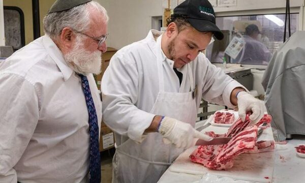 La primera cuadrilla de faena kosher inició operaciones en Paraguay